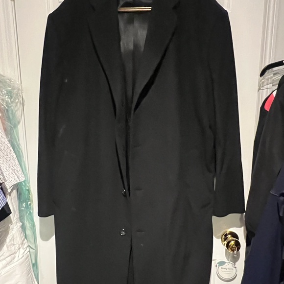 Black coat with n perfect condition - Picture 2 of 2